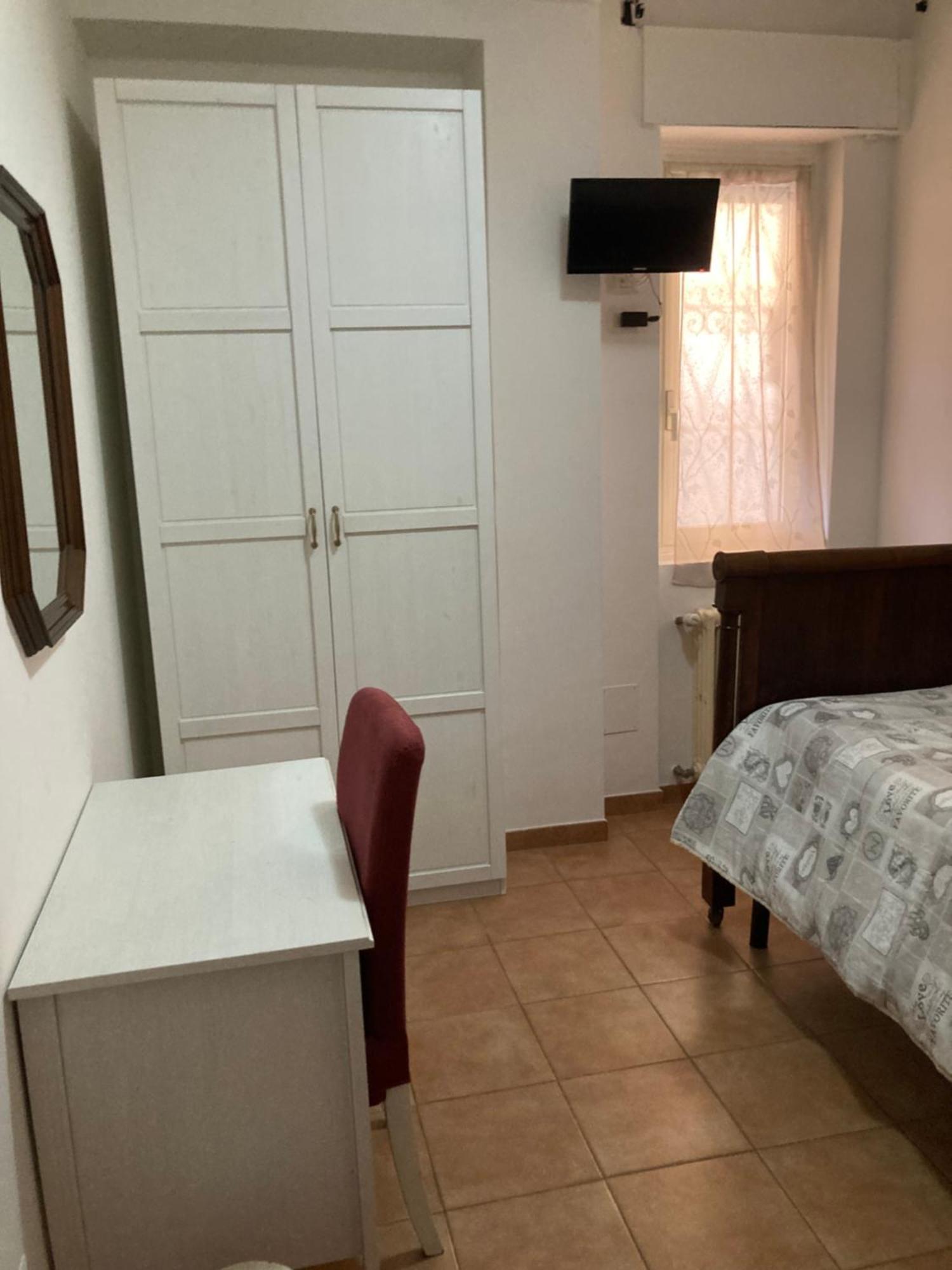 Oreglia House Apartment *